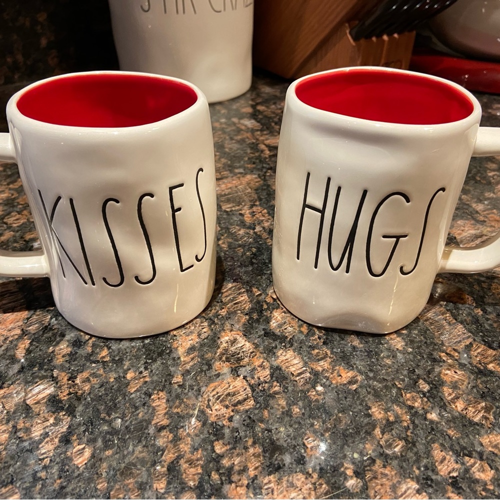 Hugs & Kisses Rae Dunn mug set